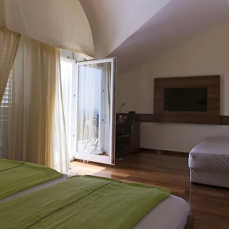 Guest house Pansion Maestral Novi Vinodolski
